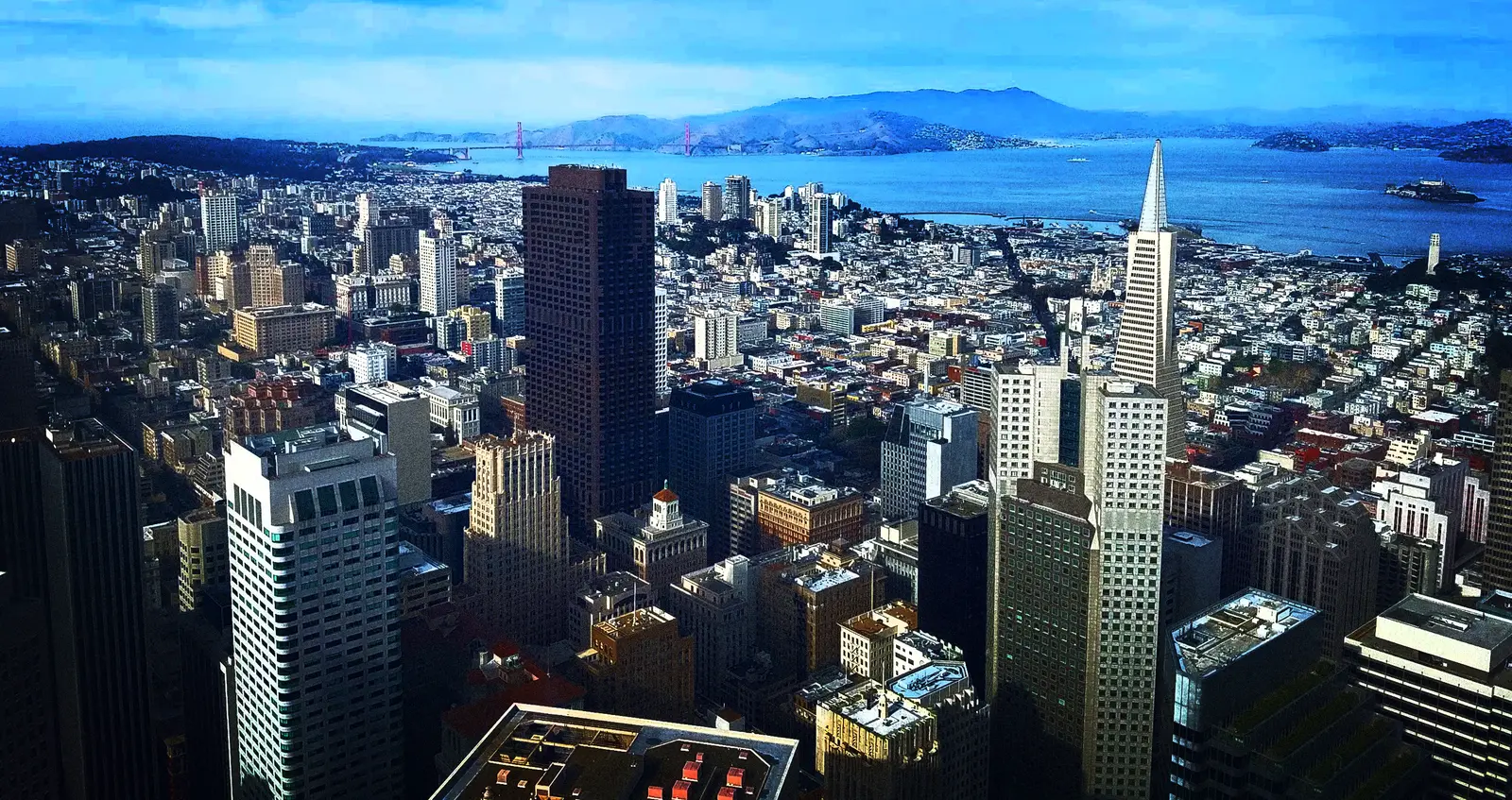 San Franciscos skyline och bukten